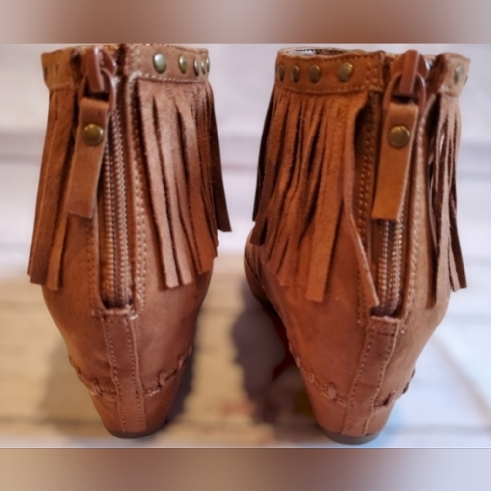 NWB Arizona Jeans Company Mocassin Booties - Picture 7 of 9
